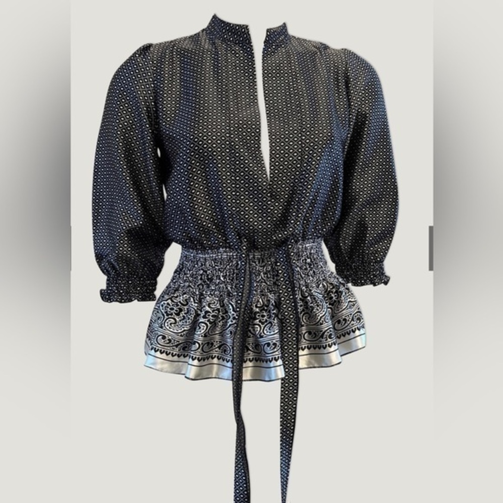 SMART SET women’s boho blouse top. Silky material. Stretch waistband with tie.